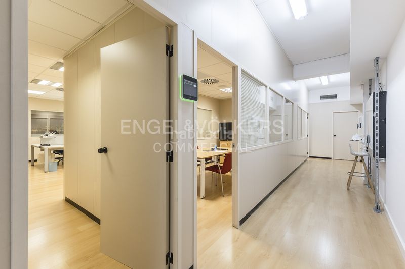Foto b9326be1-54b8-4c76-9494-50768b3e5e28. Local comercial a El Camp d´en Grassot i Gràcia Nova Barcelona