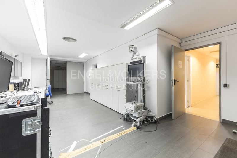 Foto b94c26b5-309d-431b-b67e-50e4ea55b0a6. Local comercial a El Camp d´en Grassot i Gràcia Nova Barcelona