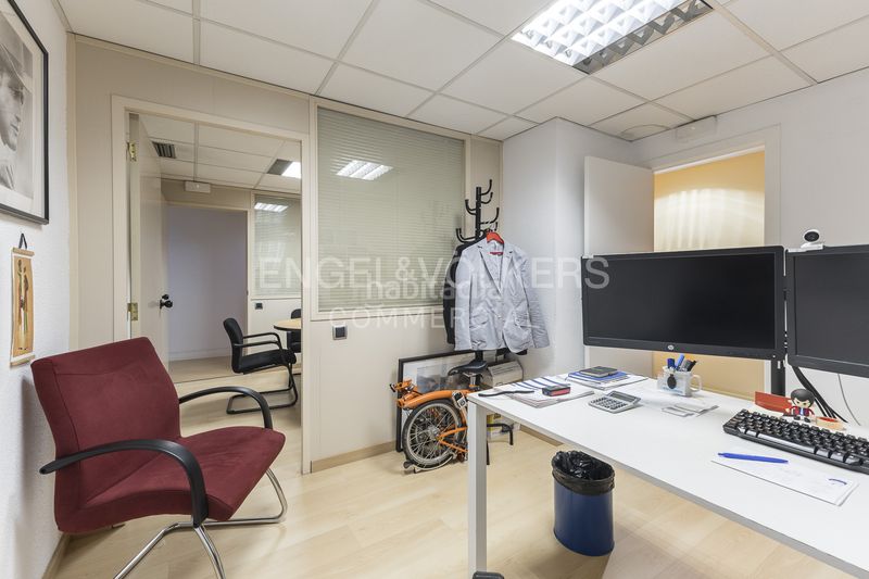 Foto c2cad1f9-9cb3-4a97-aee9-d1f1ca059937. Local comercial a El Camp d´en Grassot i Gràcia Nova Barcelona