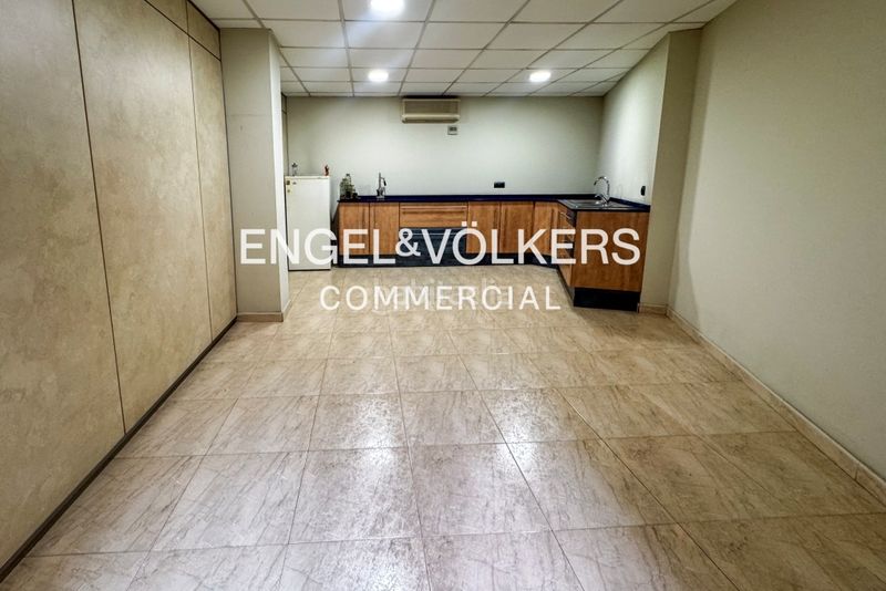 Foto 61eed640-fc8a-46d1-a120-4d05b7b9fa3d. Local comercial a Sant Antoni Barcelona