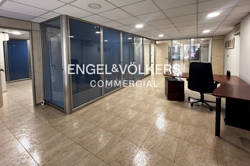 Foto 61fbfff4-b1e8-4bfa-a751-f1f31d7820fb. Local comercial a Sant Antoni Barcelona