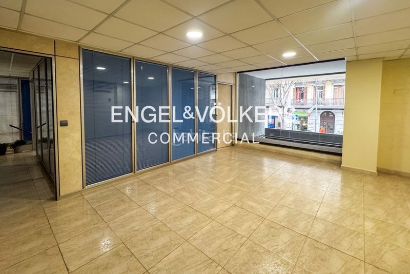 Foto a0df1a0a-cc08-49ad-8c99-c3da11832b47. Local comercial a Sant Antoni Barcelona