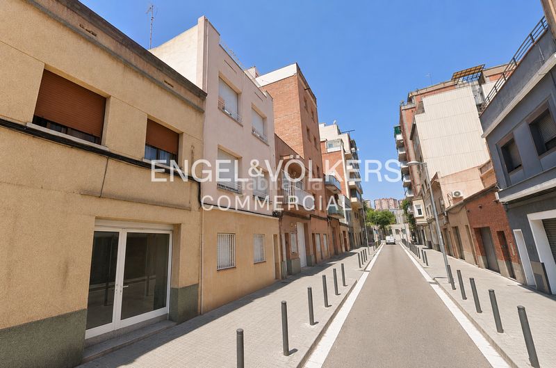 Foto c18c13e5-7560-4cc9-9928-0aa9e0e457ce. Edifici a Centre Badalona