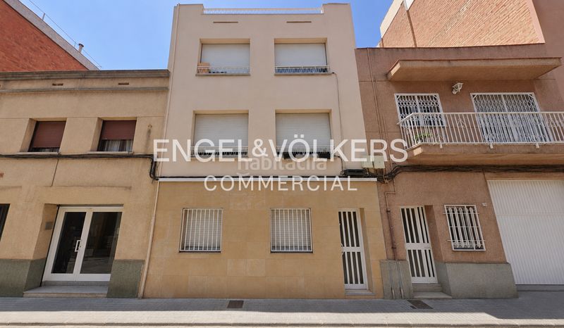 Foto e1339d67-8154-4511-8f77-f0309ed35a56. Edifici a Centre Badalona