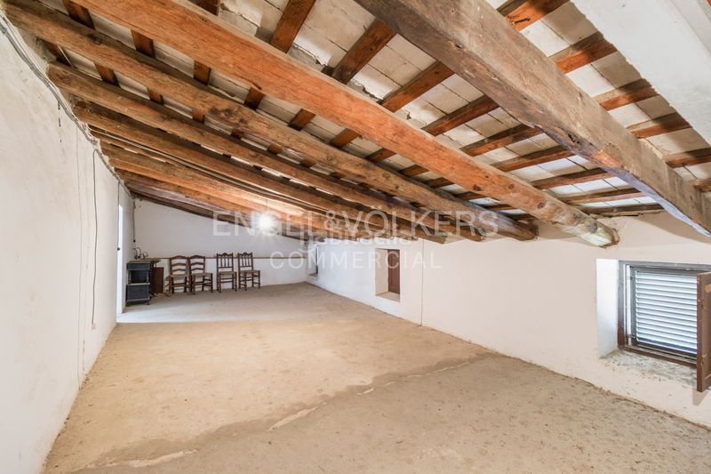 Foto 17a420b4-a80f-4ae0-9424-7634b9ff606e. Edificio in Castellet i la Gornal