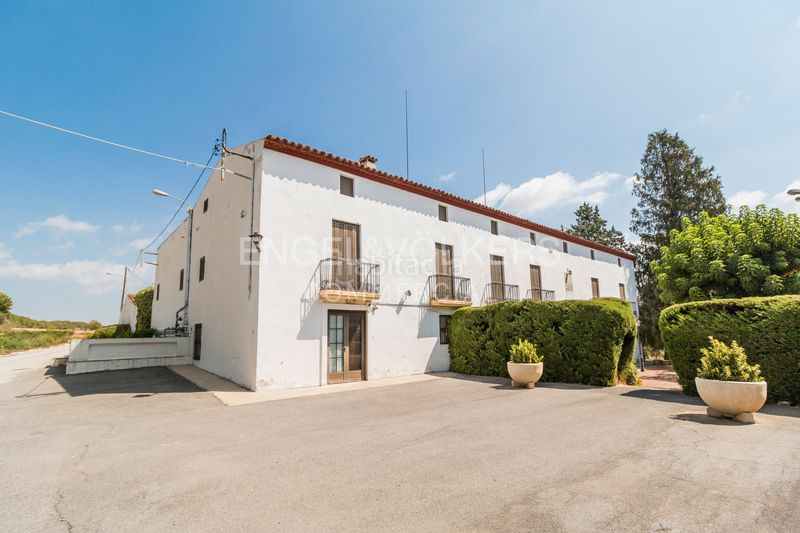 Foto 496f12f7-1c94-47e8-976b-40aeb7de411d. Edificio in Castellet i la Gornal