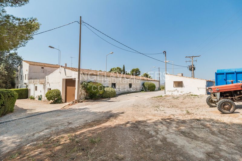 Foto bb801e0d-2c42-4b81-9969-815ee23bbea9. Edificio in Castellet i la Gornal