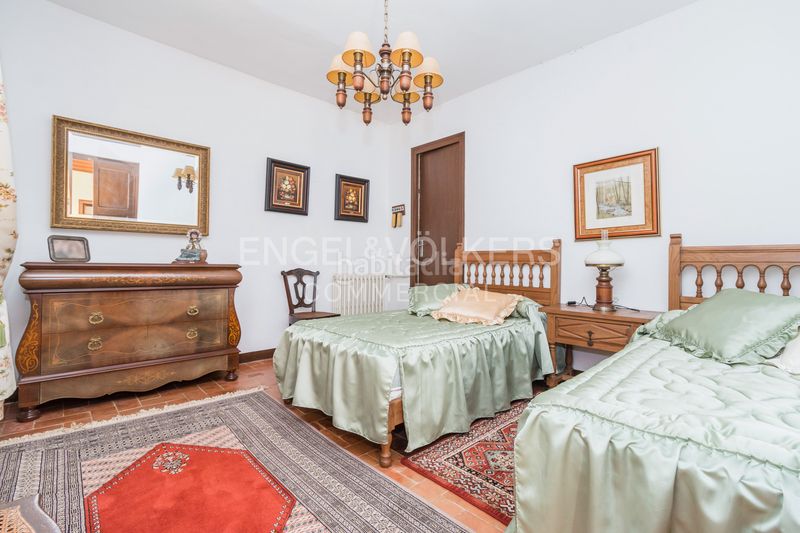 Foto eabce657-bd1f-4e73-8c8f-7e19795911ca. Edificio in Castellet i la Gornal