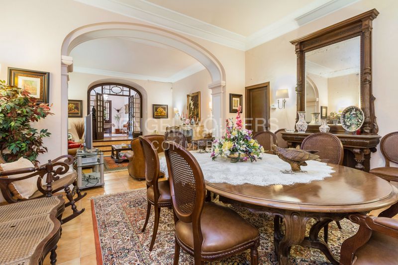 Foto f0c3473e-cb18-4b97-a94a-5d3007447631. Edificio in Castellet i la Gornal