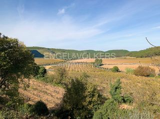 Gewerbliches Grundstück in Avinyonet del Penedès. Finca rústica viñedos