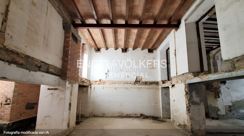 Foto 463ace15-e70d-46d3-a3d2-b58db226a744. Local comercial a Raval Barcelona