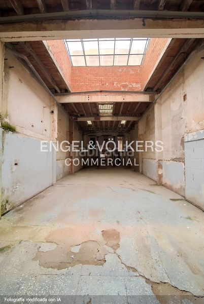 Foto 4b7aa9e4-832f-4cd0-b52b-2245124f2c37. Local comercial a Raval Barcelona