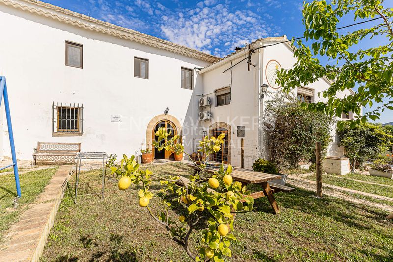 Foto 0e4a5aef-3a8e-4bbc-b655-2ab22378afdd. Edificio masia les farigoles en Centre Sant Pere de Ribes
