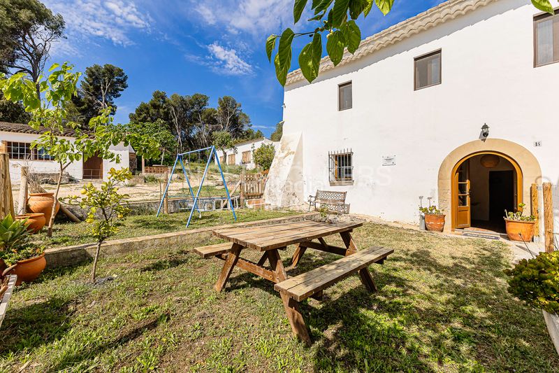 Foto 2f9b5f93-5638-4707-b67e-2c0f28d716e9. Edificio masia les farigoles en Centre Sant Pere de Ribes