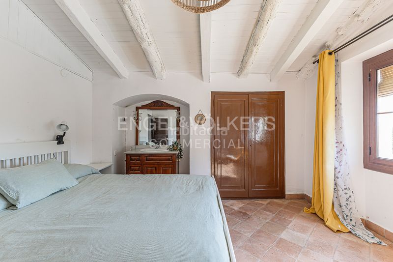 Foto a6d005c9-d2e4-438b-98f4-94d2abafe1d3. Edificio masia les farigoles en Centre Sant Pere de Ribes