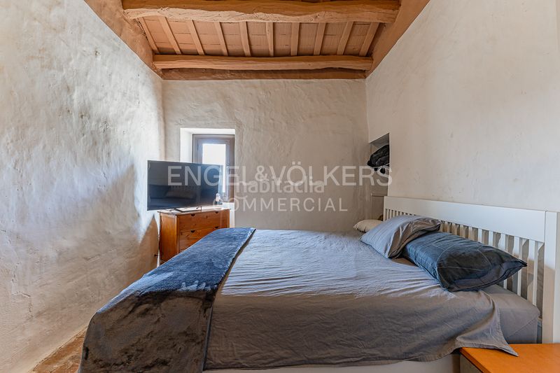 Foto e31c0afc-6374-4f78-876b-c1712eb0e7af. Edificio masia les farigoles en Centre Sant Pere de Ribes
