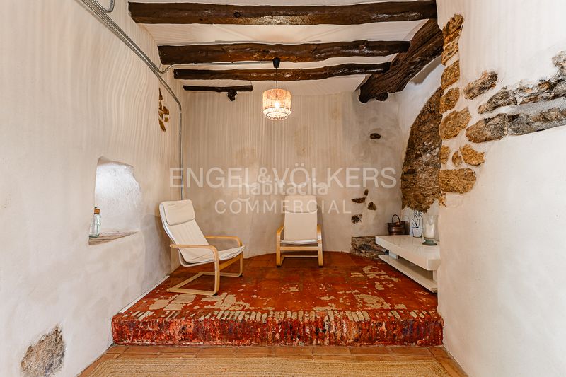 Foto ec7f8cc3-6a86-461c-a3cc-976467d8bfc5. Edificio masia les farigoles en Centre Sant Pere de Ribes