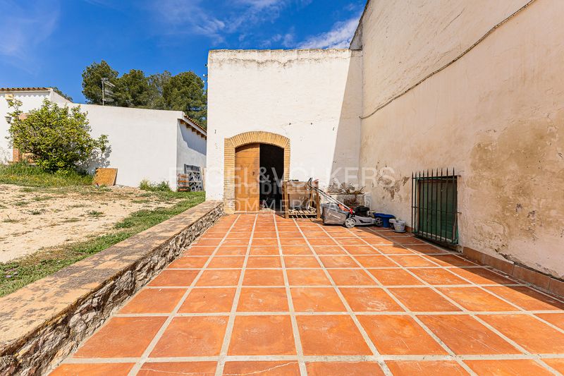 Foto feb88b76-1cd9-4e2a-ae16-459e8e59e7a4. Edificio masia les farigoles en Centre Sant Pere de Ribes