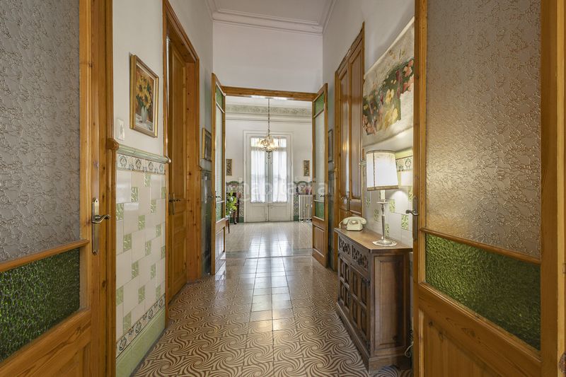 Foto bac6bb3b-9d09-4230-a31a-0b6444c49ba6. Edificio in Centre Sant Boi de Llobregat