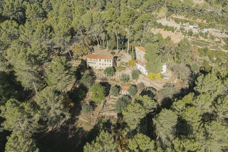 Foto b0a61edc-5e66-432f-ad63-38455ffb472f. Edifici a Palma de Cervelló (La)