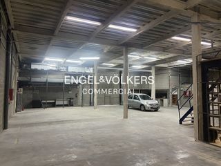 Location Bâtiment à usage industriel à Centre. 400m2 de nave y 400m2 de oficina