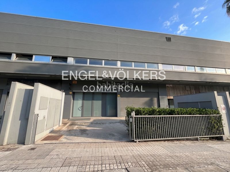 Foto 52b3ce79-b55d-42fb-bcdf-b5ccbe2100d8. Nave industrial nave en venta en montigala en Centre Badalona
