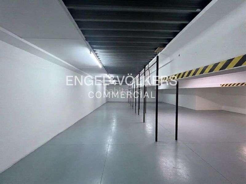 Foto 84397e4a-dd04-442d-9c31-37c69ea966dc. Nave industrial nave en venta en montigala en Centre Badalona