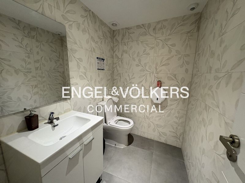 Foto 1fdce6c2-6633-48ea-9f92-5540d1ef0227. Local comercial a Sants Barcelona