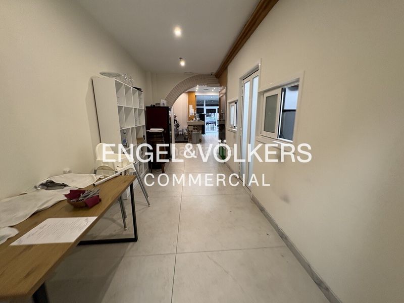 Foto 964249ee-4fc8-4230-b128-d507cb19f912. Local comercial a Sants Barcelona