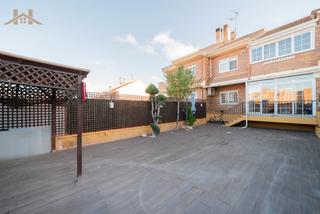 Casa adossada en Calle de santander 211. Chalet adosado en calle santander