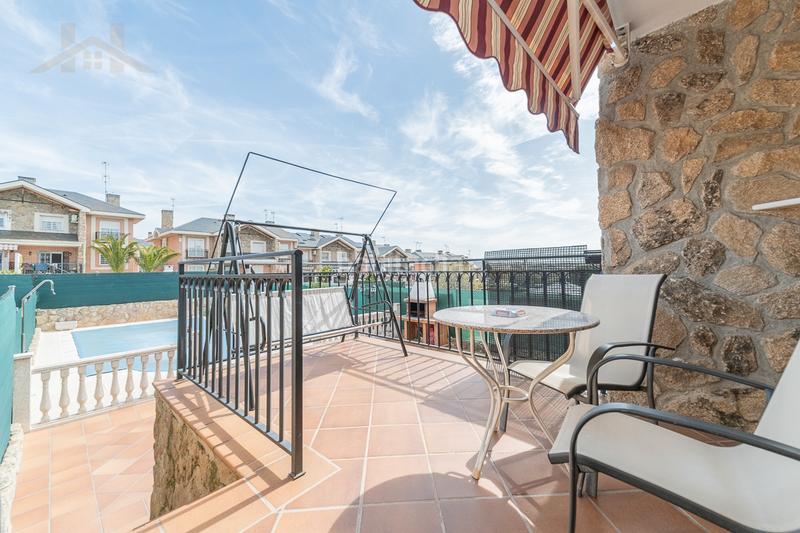 Foto 4a59e411-704d-4d4f-9e06-34fb61f8d953. Maison jumelée dans calle río jarama 79 dans Zona El Caño Arroyomolinos