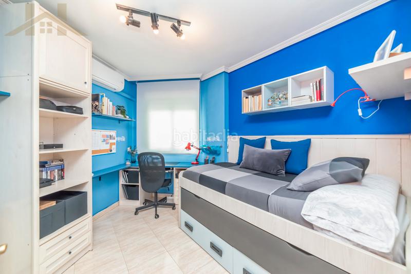 Foto b7aad2dd-351f-4742-907d-b967f9daf0b4. Piso  de 4 dormitorios con terraza acristalada, garaje y trastero en venta en zona próxima a la tenería, en Pinto
