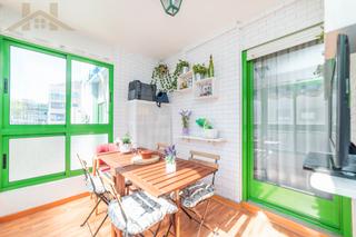 Piso  Calle bélgica. Piso de 4 dormitorios con terraza acristalada, garaje y trastero