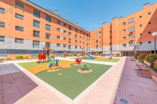Piso  Calle de nicolás fuster. Piso de 3 dormitorios con amplio tendedero tipo terraza y excele