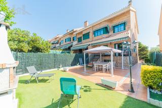 Casa aparellada en Calle ro tajua 46