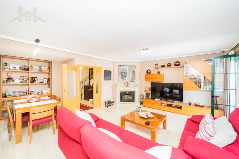 Foto c8294255-0aea-415a-b26e-e3147ddf4848. Maison jumelée dans calle río tajuña 46 dans Zona El Caño Arroyomolinos