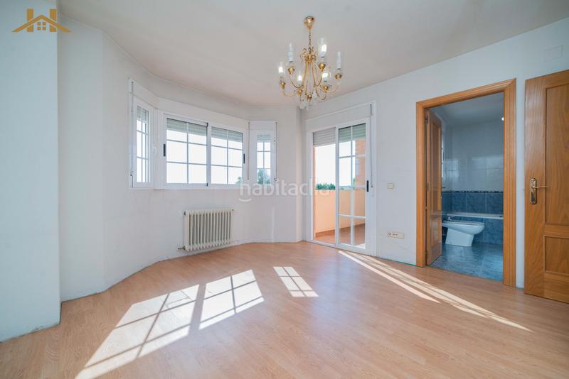 Foto eeacac96-602d-4dc3-9c80-abf638334c7f. Chalet in calle del eucalipto 109 in Parque Coimbra Móstoles