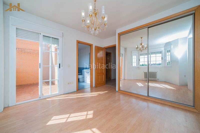 Foto bfa3169b-00c8-4907-bfc6-43333da05c7e. Chalet dans calle del eucalipto 109 dans Parque Coimbra Móstoles