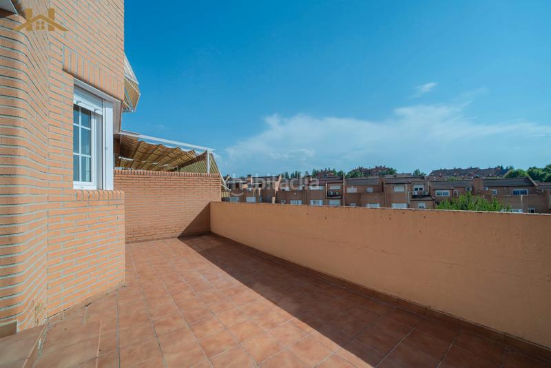 Foto 2d870d22-3e8c-4a6f-8fc4-b5aaff6d9814. Chalet en calle del eucalipto 109 en Parque Coimbra Móstoles