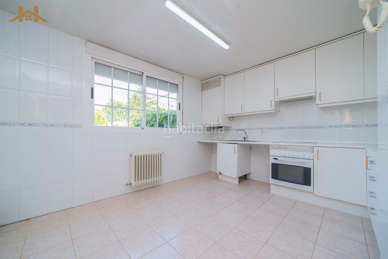 Foto 759b234a-c6f5-4985-9459-90af74810b8f. Chalet en calle del eucalipto 109 en Parque Coimbra Móstoles