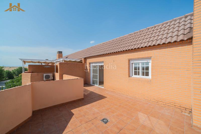 Foto d33f585b-523c-4158-a498-4be029345b97. Chalet in calle del eucalipto 109 in Parque Coimbra Móstoles