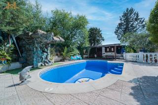 Chalet en Avenida de los rosales 38