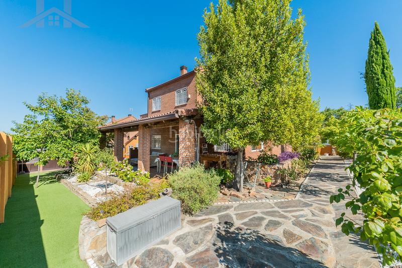 Foto 1afb2699-f5cb-4de8-b3cd-139b8dd0d57f. Chalet dans calle de bilbao 56 dans La Cárcaba-El Encinar-Montemolinos Arroyomolinos