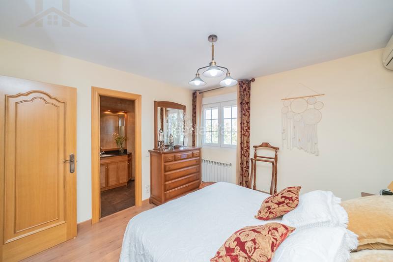 Foto 4ce6f18a-035c-427d-ae64-bc9aea040d87. Chalet dans calle de bilbao 56 dans La Cárcaba-El Encinar-Montemolinos Arroyomolinos