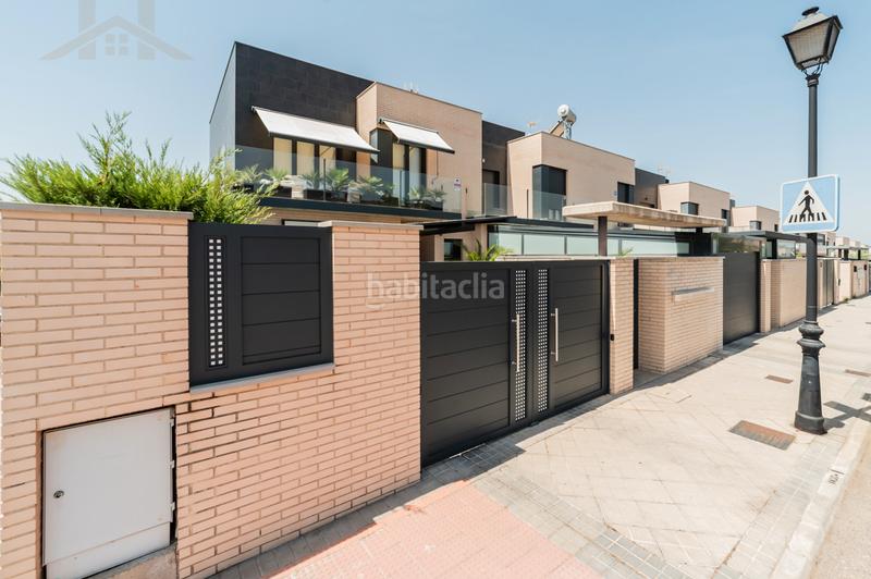 Foto 3148b8b5-bd55-4d36-acbc-2fccf1db6e43. Casa aparellada a calle manacor 1 a Urbanización El Mediterráneo Arroyomolinos