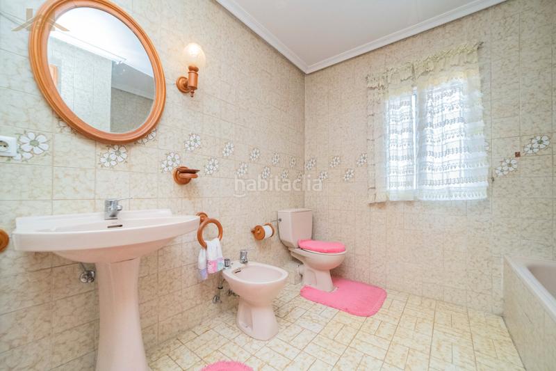 Foto f2e15d86-ed51-4965-82bf-d01a03f63f93. Chalet en calle de las encinas 110 casa o chalet independiente en venta en calle de las encinas, 110 en Móstoles