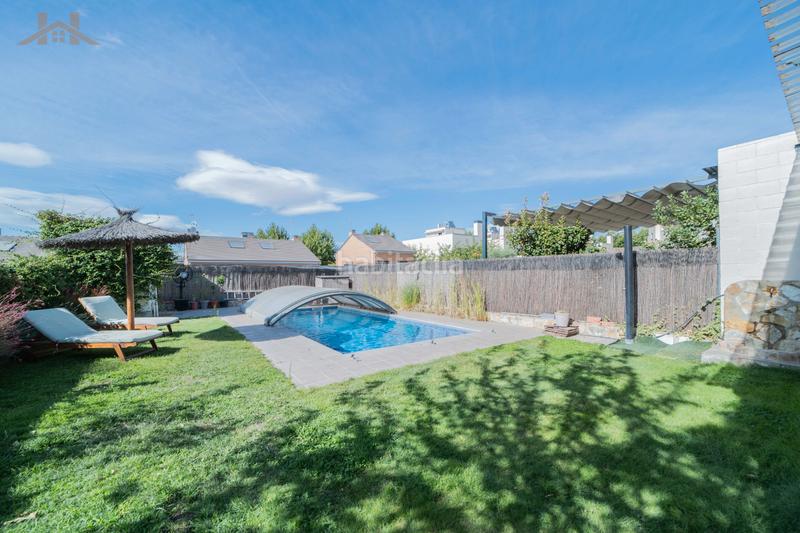 Foto 24d84a78-1eb8-4bc4-9672-2674cc6e259c. Doppelhaus in calle de grecia 23 in Zona Europa Arroyomolinos