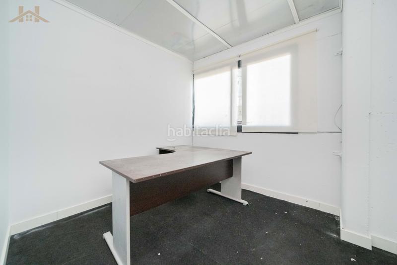 Foto f5acaeb5-1339-4c59-bd44-5c9cd3973625. Bâtiment à usage industriel dans calle de santiago ramón y cajal 151 dans Arroyomolinos