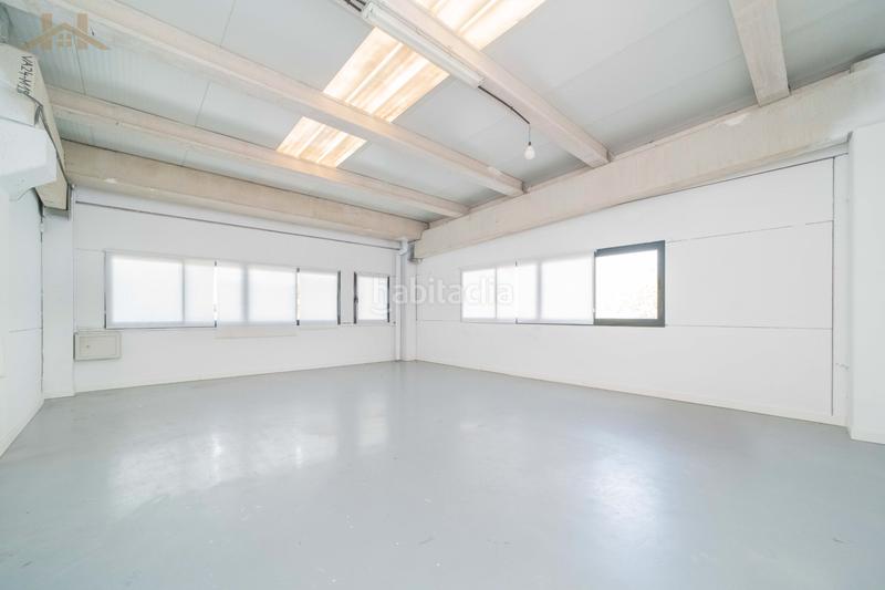 Foto cb6dc573-25d3-4825-a0f5-374d0003c33e. Capannone industriale in calle de santiago ramón y cajal 151 in Arroyomolinos