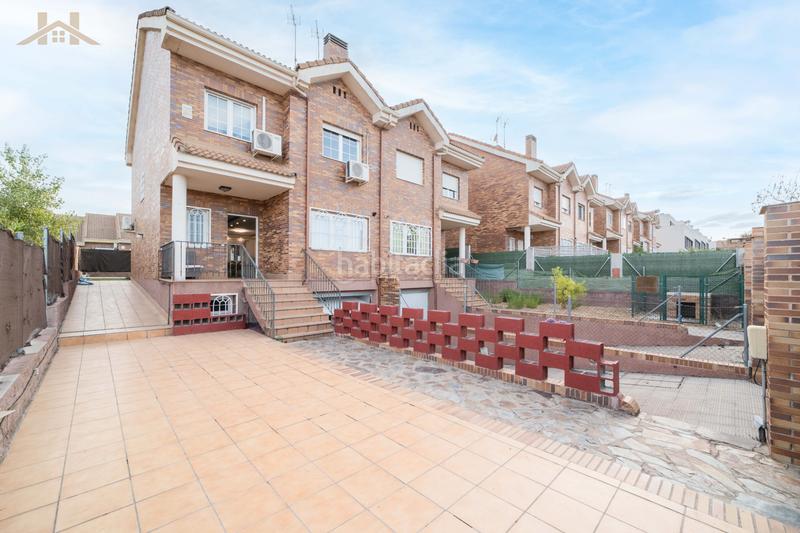 Foto ca9c7e9a-d0f7-4057-9aad-ca4604498b12. Casa bifamiliare in calle de suances 6 in Las Castañeras - Bulevar Arroyomolinos